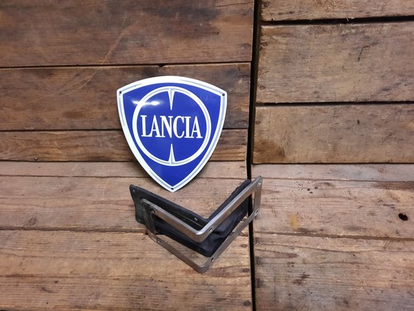 Lancia Fulvia Berlina - Zierblende Edelstahl-Rahmen um die Handbremse